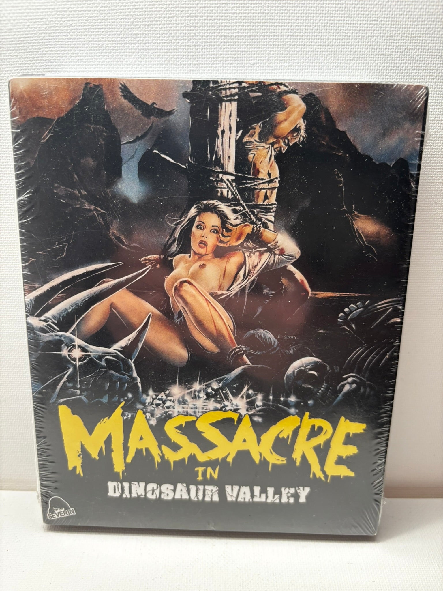 Massacre in Dinosaur Valley (SEALED W/ SLIP) (Blu Ray)